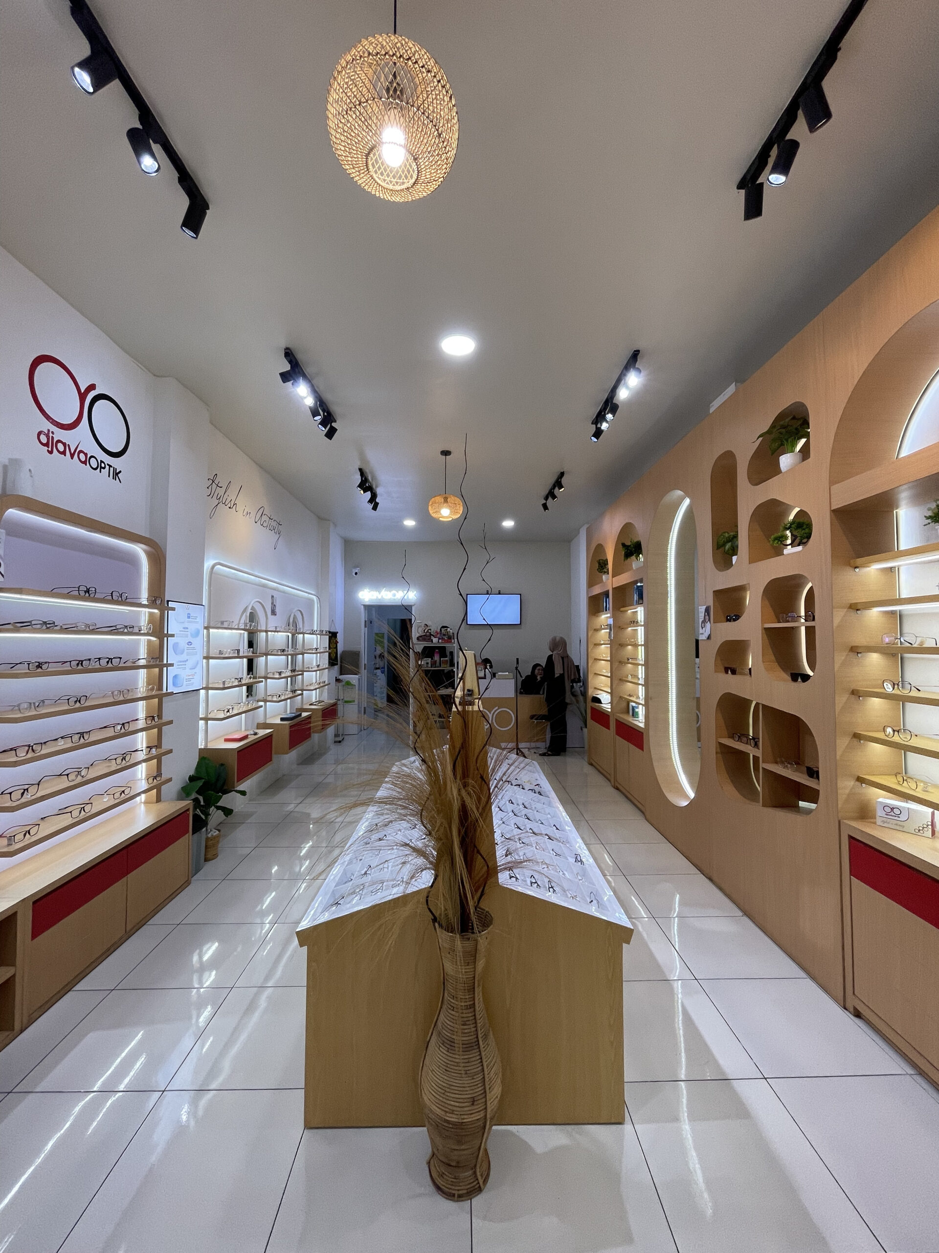 Djava Optik Manukan: Koleksi Frame Stylish Mulai 150 Ribuan