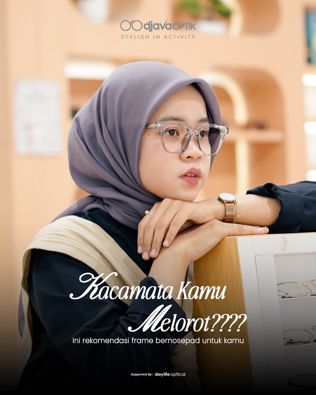 Kacamata Sering Melorot? Coba Frame dengan Nosepad yang Bisa Diatur