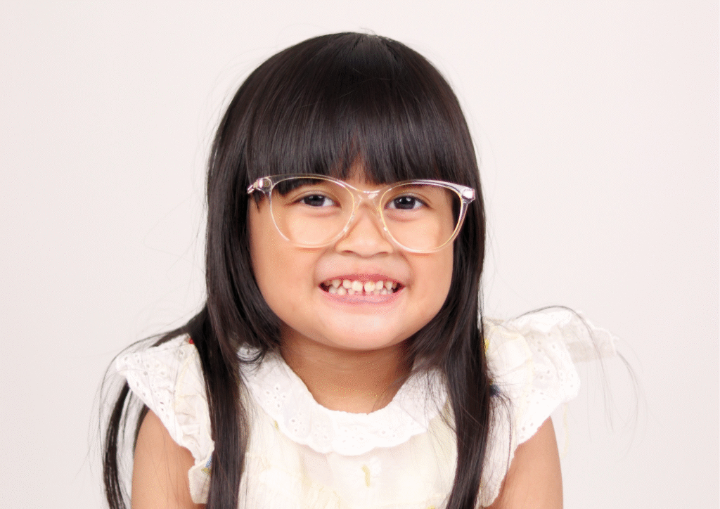 Frame Jio warna kuning transparan dari Djava Optik