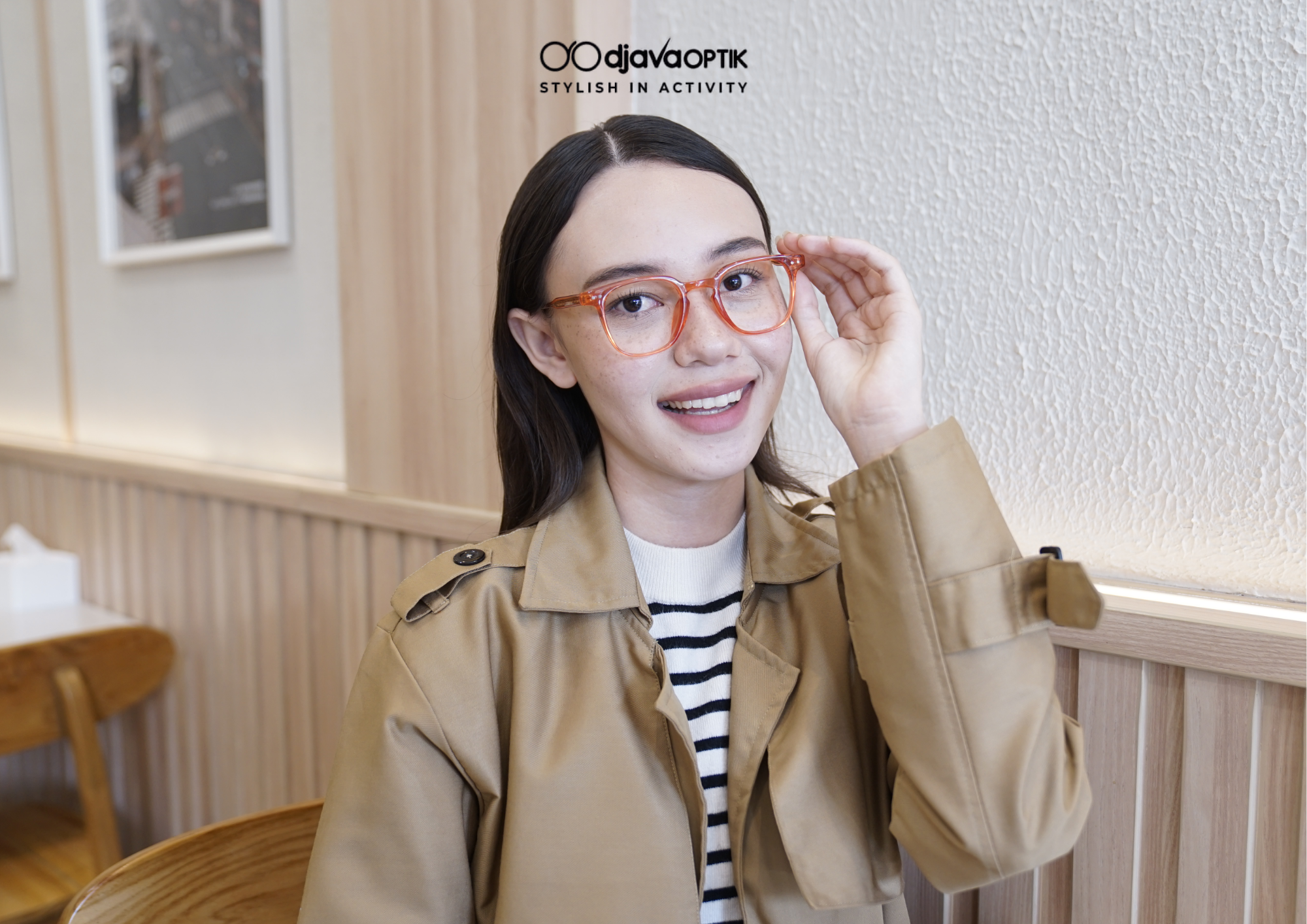 Frame Transition Djava Optik, Kacamata yang Bisa Berubah Warna Otomatis!