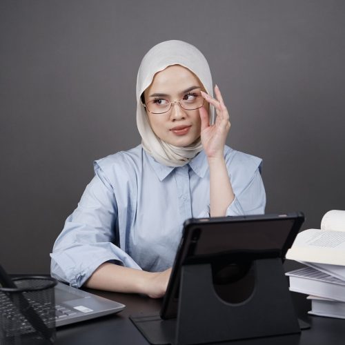 Tips Mengurangi Silinder: Dari Gaya Hidup hingga Perawatan Medis