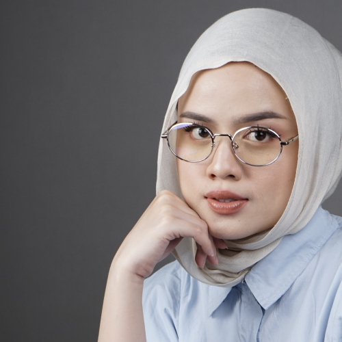Tips Memilih Frame Kacamata yang Hijab Friendly